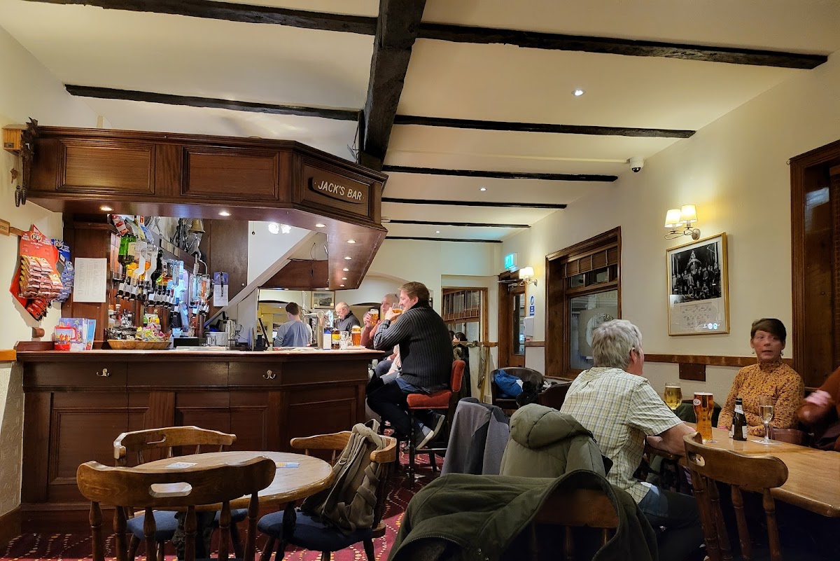 Ollies Restaurant - Photo 6