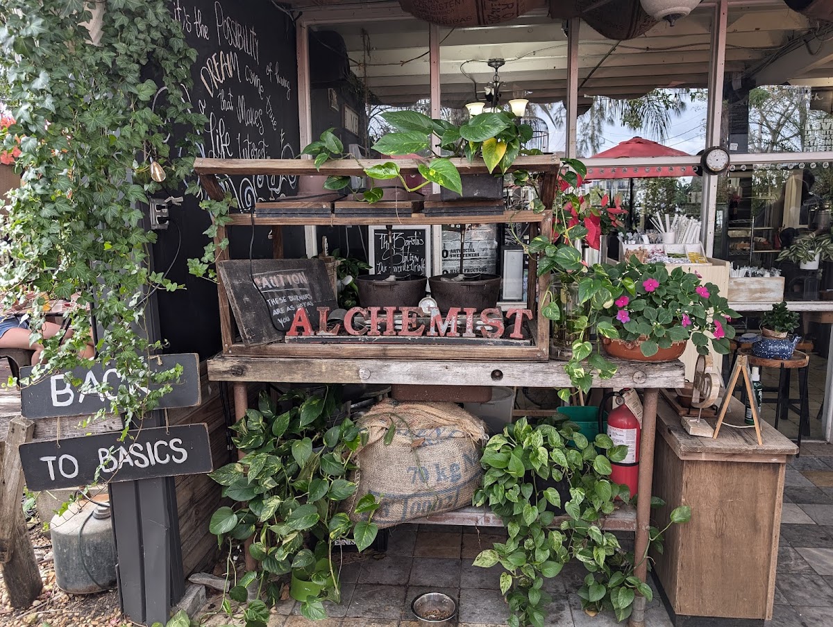 The Alchemist Café - Photo 4