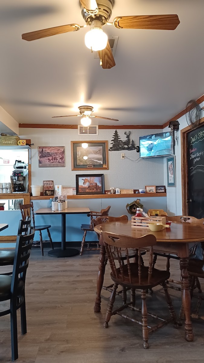 Pease Cafe - Photo 3