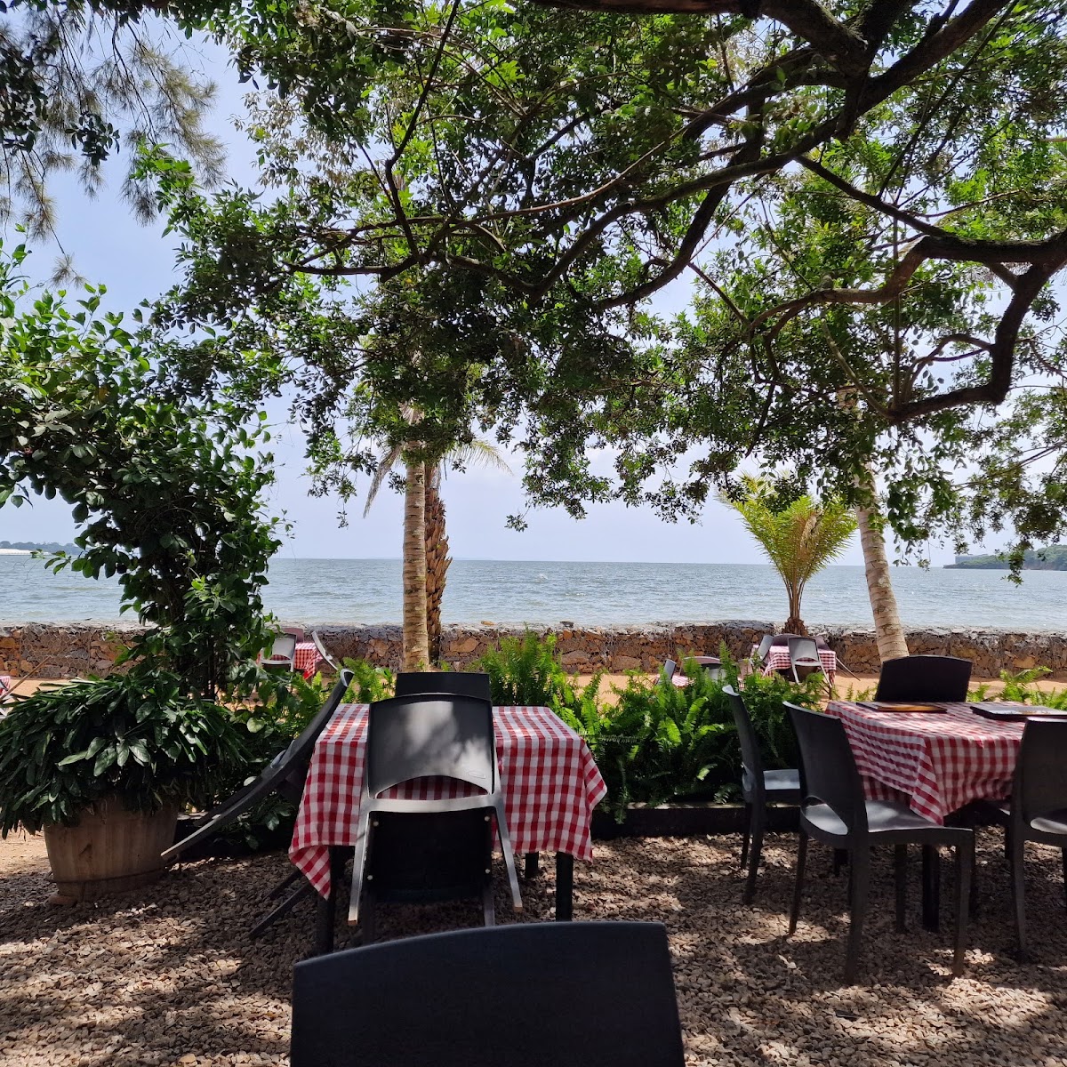 Goretti's Pizzeria And Bar entebbe - Photo 6
