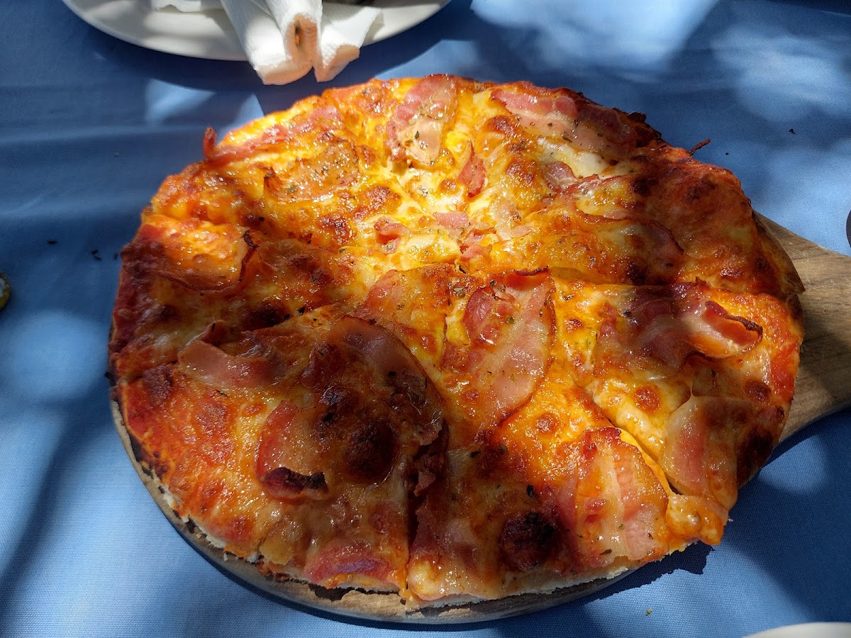 Goretti's Pizzeria And Bar entebbe - Photo 7
