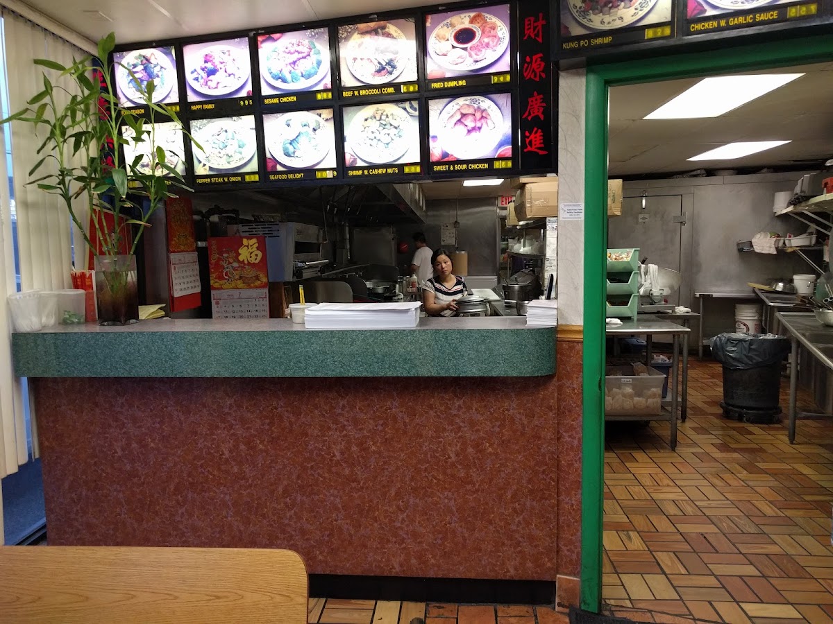 Eastern Bistro - Photo 3