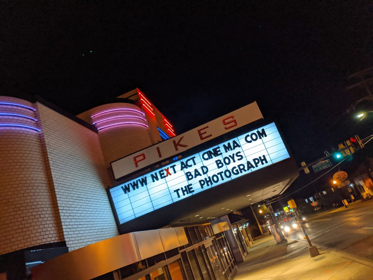 Pikes Cinema Bar and Grill - Photo 9