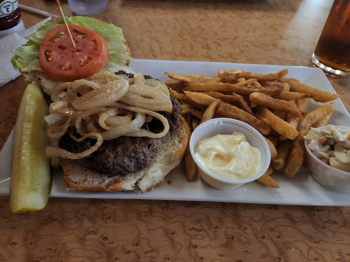 Pikes Cinema Bar and Grill - Photo 5