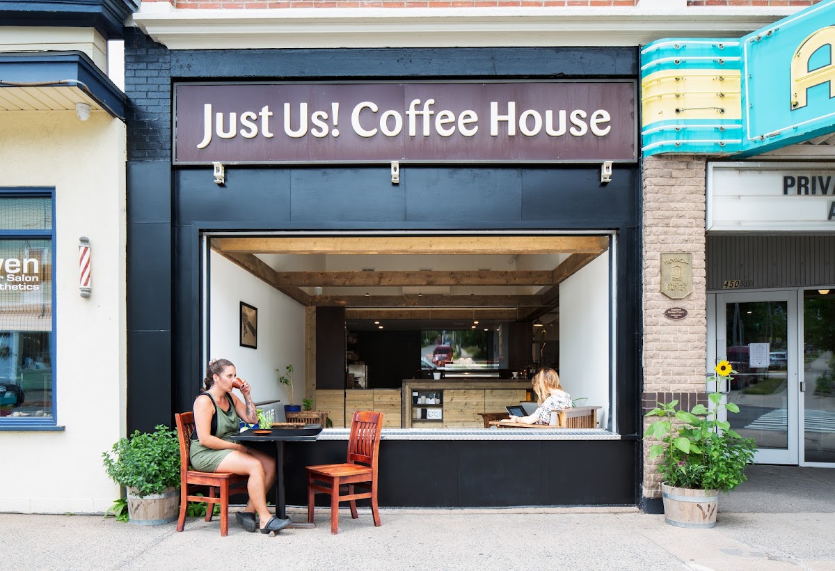 Just Us! Wolfville Cafe - Photo 8