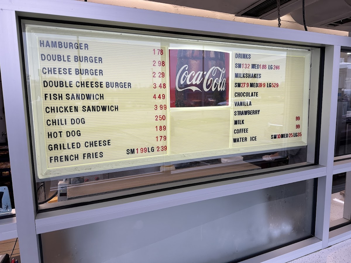 Burgers Shakes - Photo 2