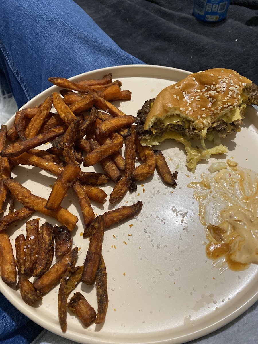 Side Street Burgers حلال - Photo 3