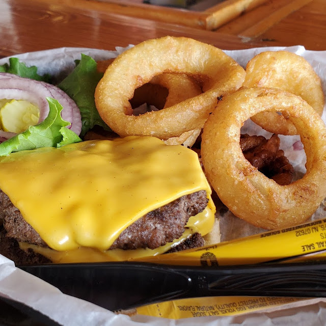 Cheeseburger and Onion Rings