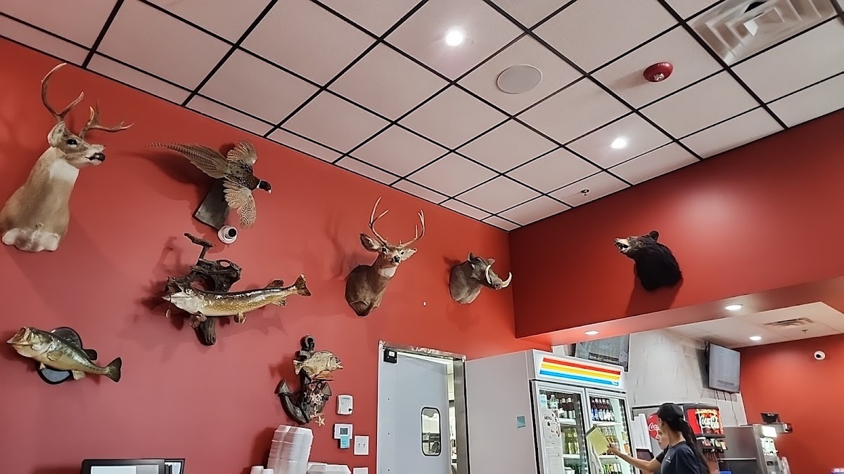 Dilly's Seafood & Burgers