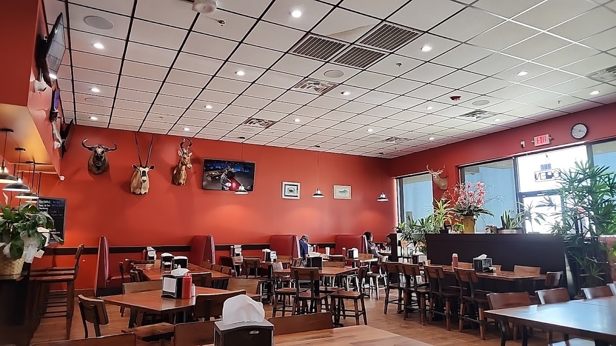 Dilly's Seafood & Burgers - Photo 7