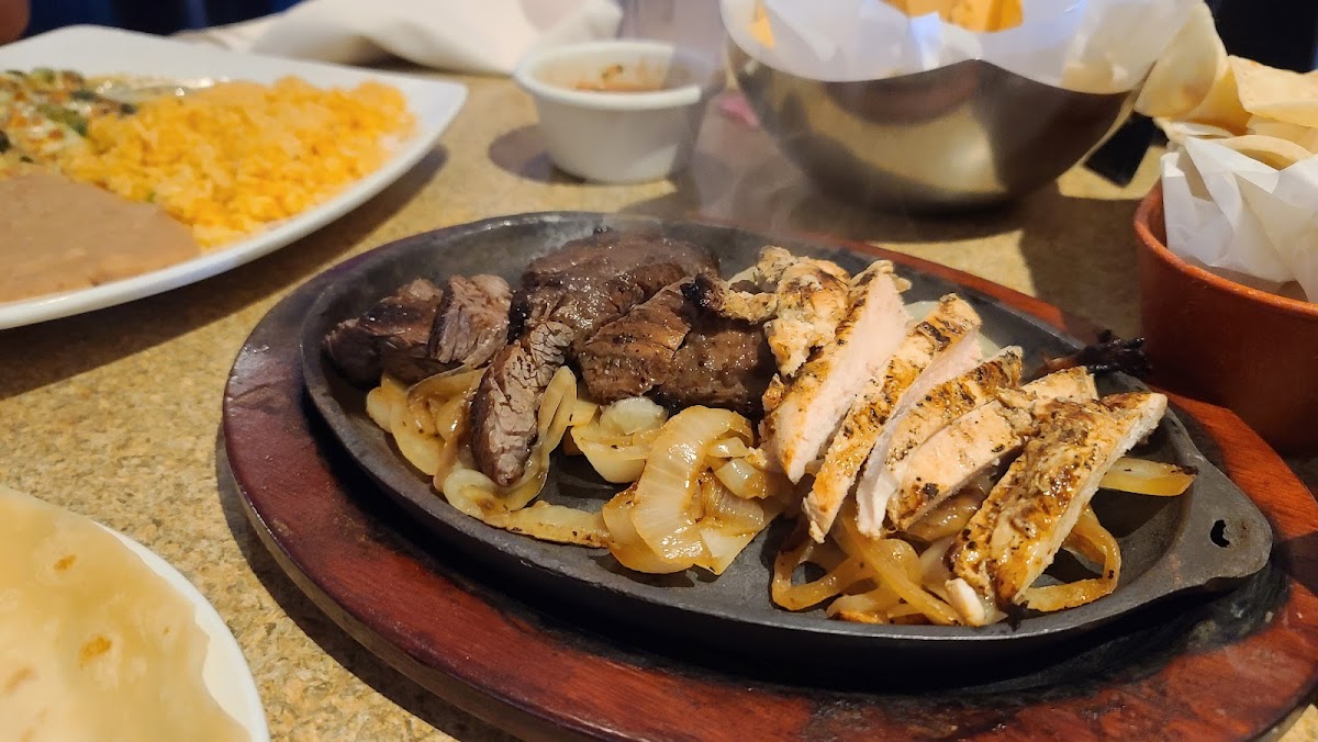Alicia's Mexican Grille - Photo 3