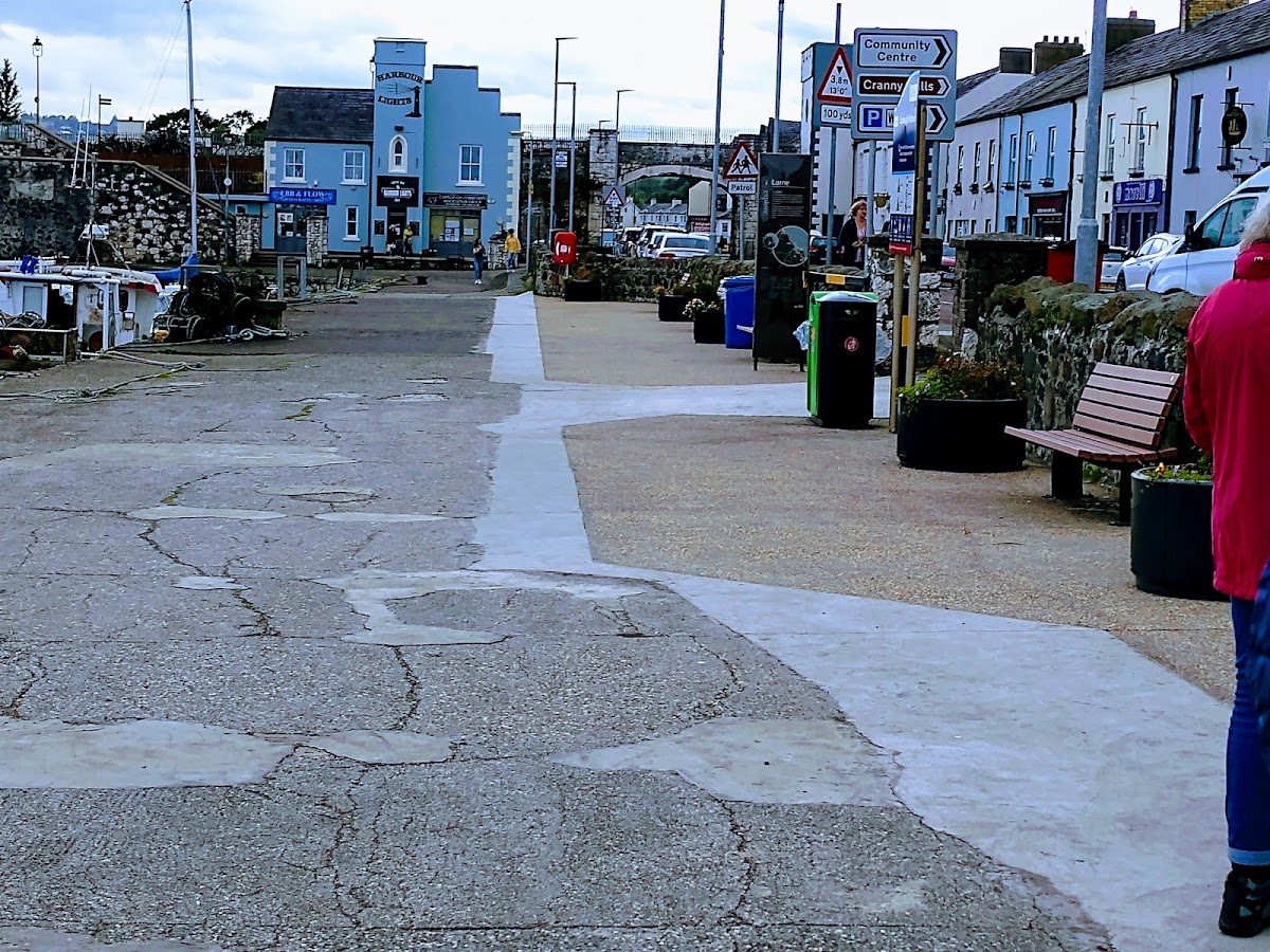 Harbour Lights Cafe - Photo 7