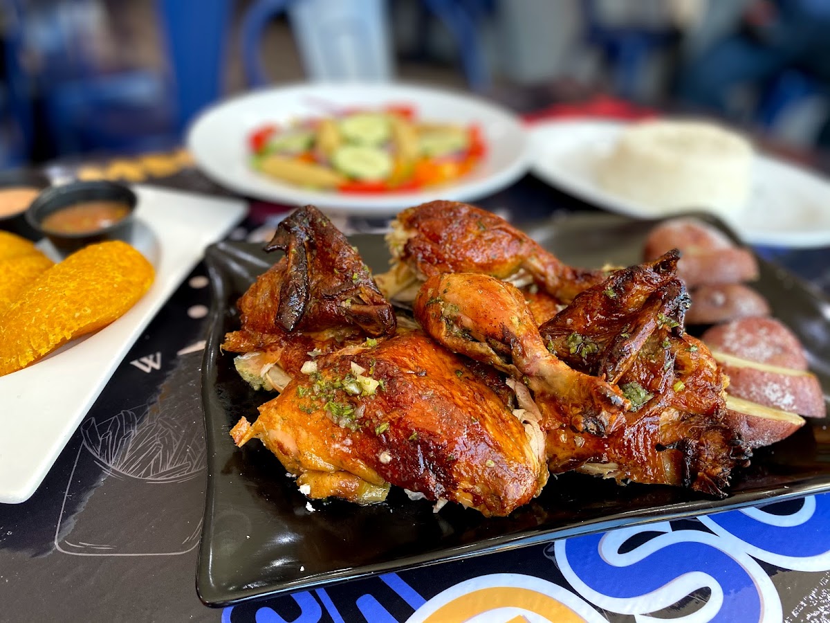 Asao Pollo - Photo 1