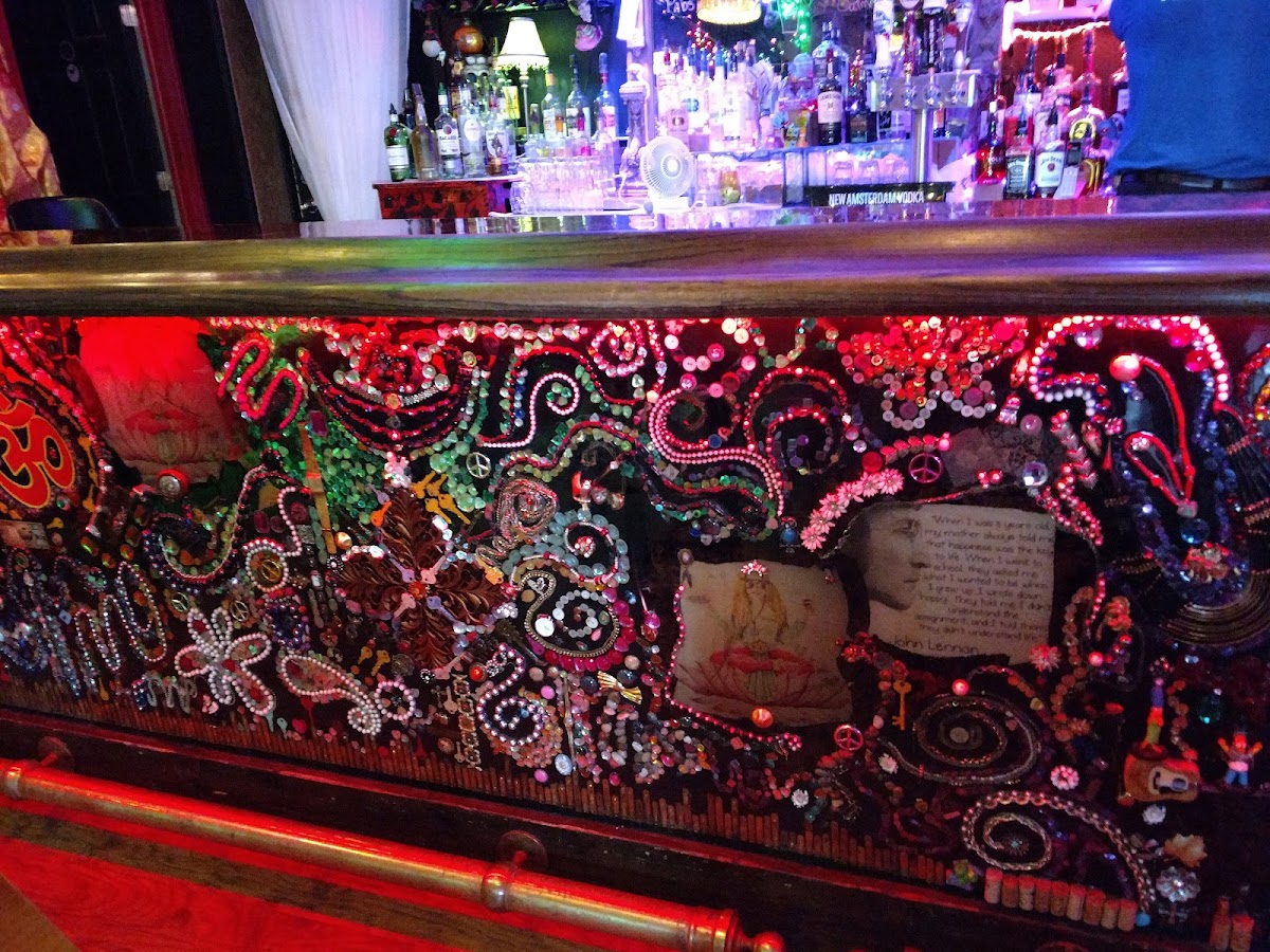 The Lion and Eagle Pub - Photo 3