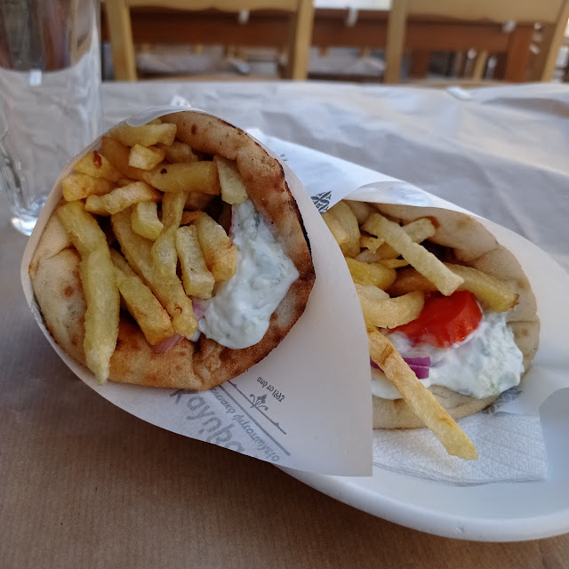 Kontosouvli Frigadéli Or Kokoretsi In Pitta