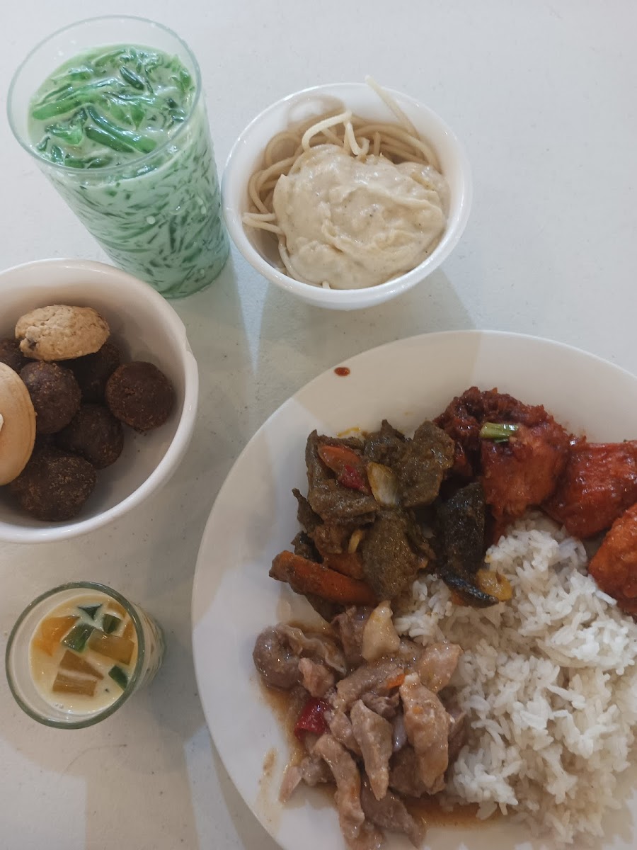 Den's Place Buffet and Grill - Photo 4