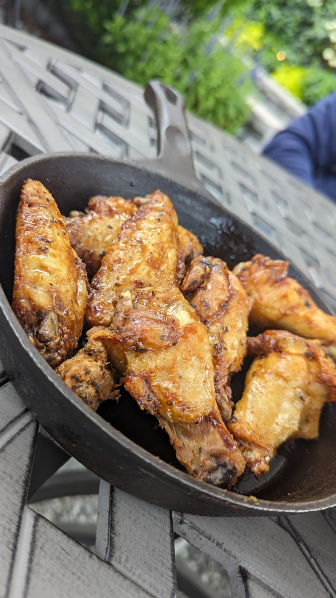 Ciro's Tavern, Brunch & Patio - Photo 2