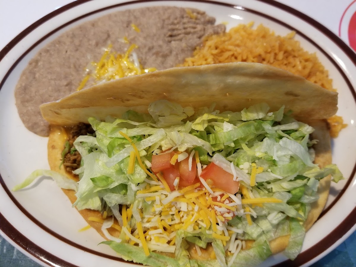 El Azteca Restaurant - Photo 4