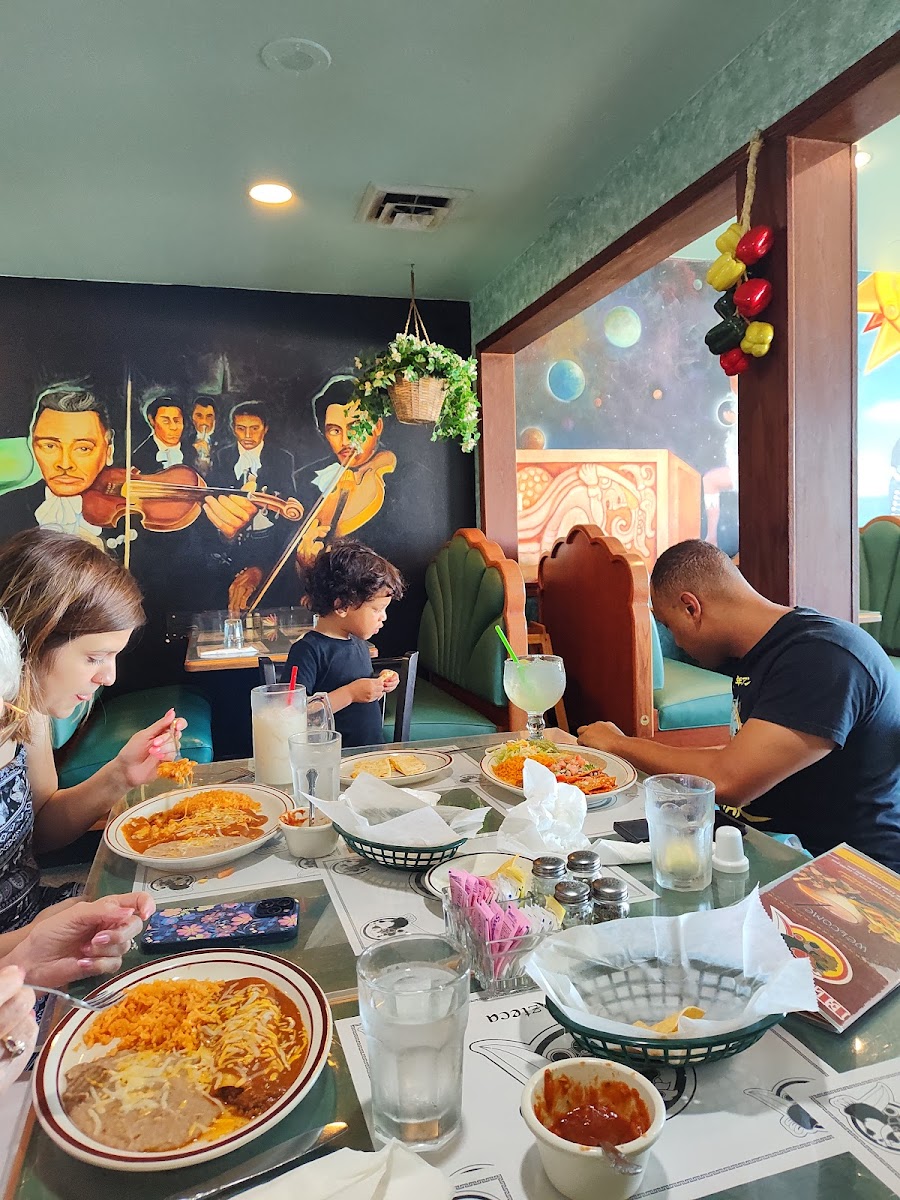 El Azteca Restaurant - Photo 5