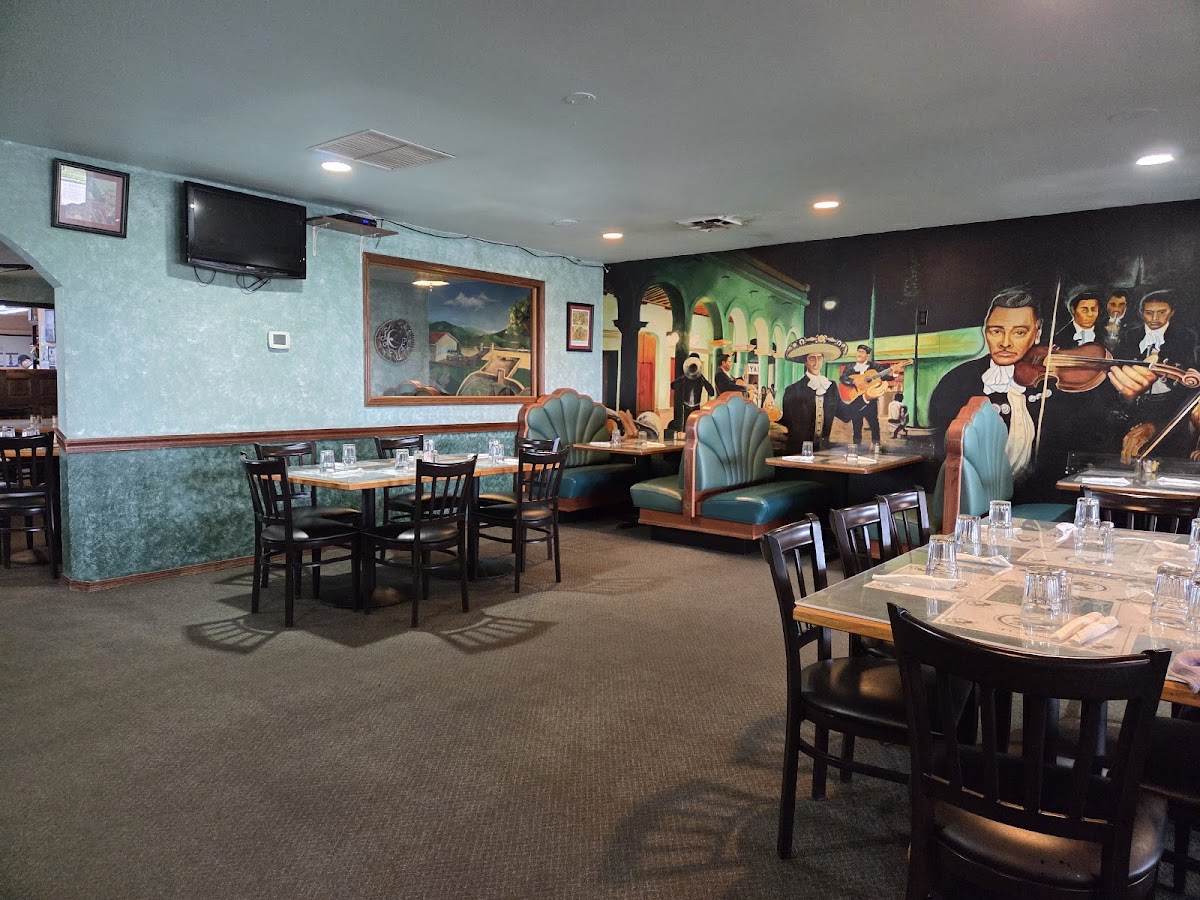 El Azteca Restaurant - Photo 8