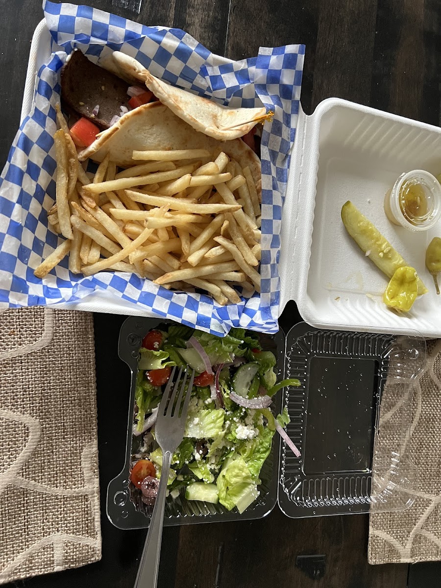 World Famous Dock Lunch - Photo 1
