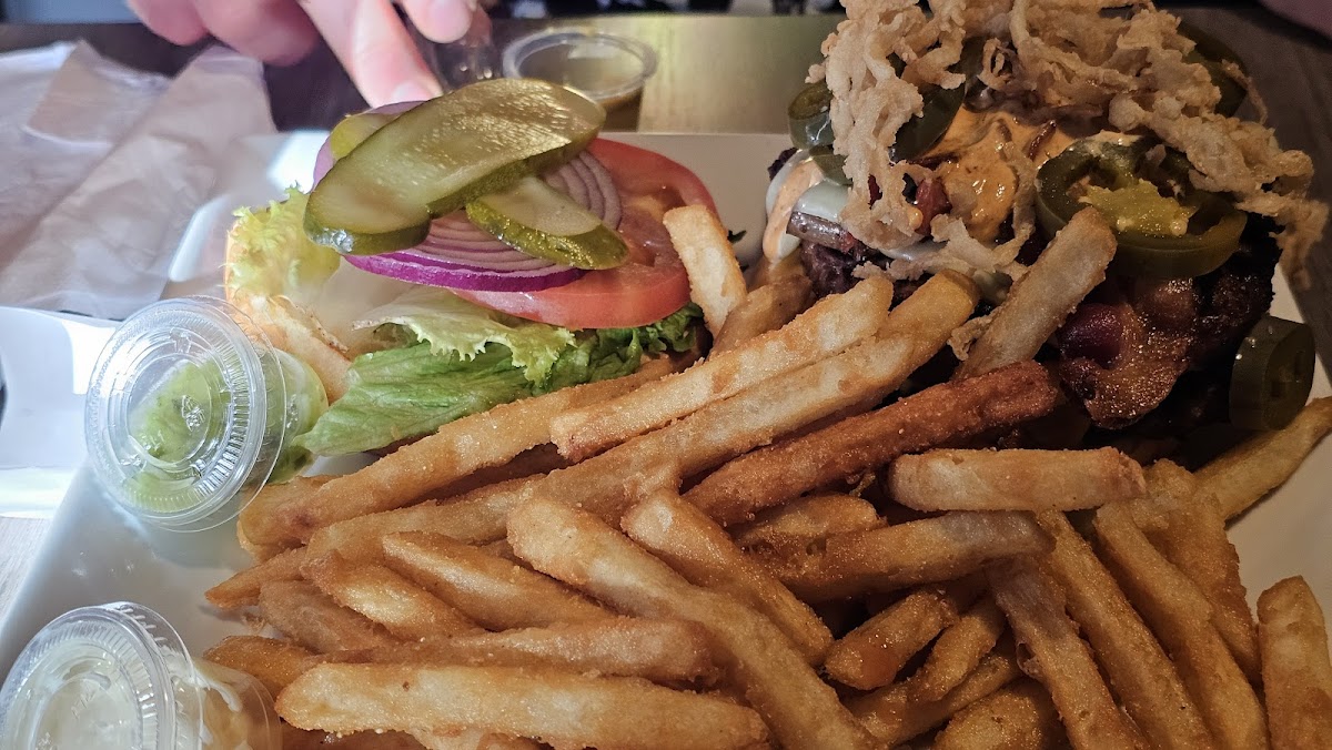 Knights Arms Pub & Grill - Photo 1
