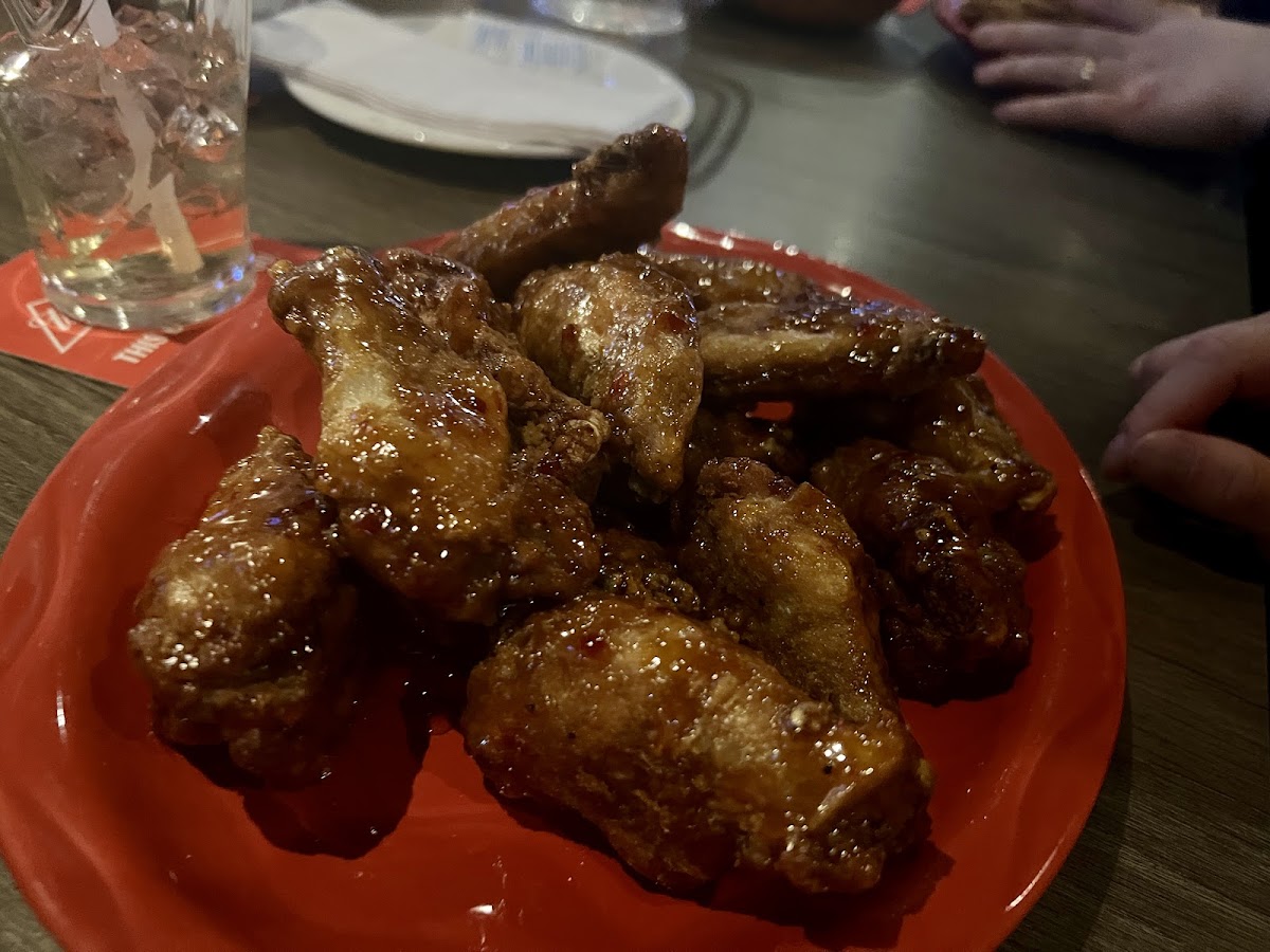 Knights Arms Pub & Grill - Photo 4