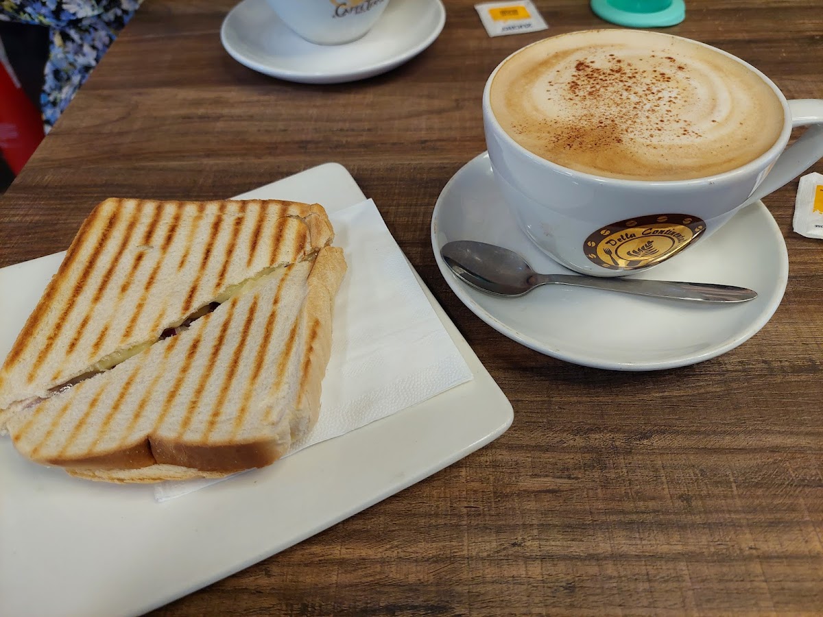Caffe Della Continental - Photo 4