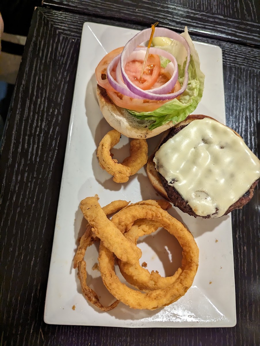 D’Ann’s Sports & Entertainment Restaurant - Photo 2