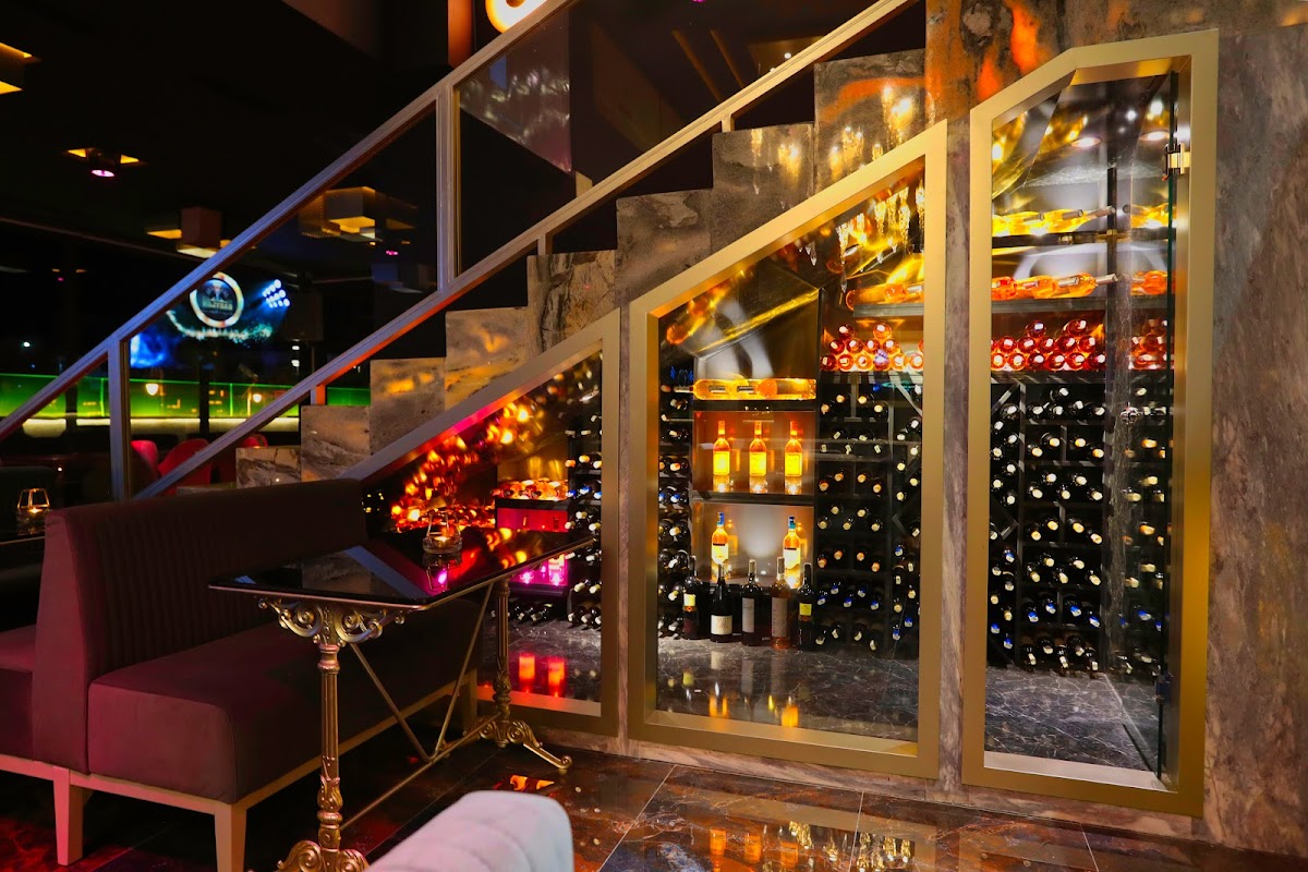 Babylon lounge & restaurant