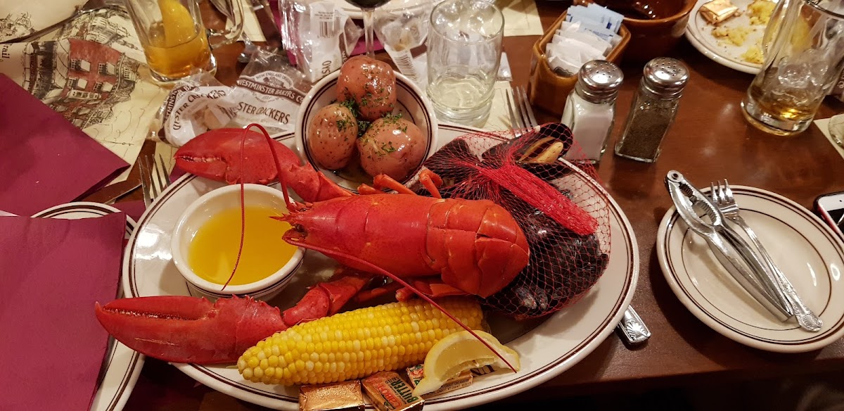 Blue Point Crab House - Photo 4