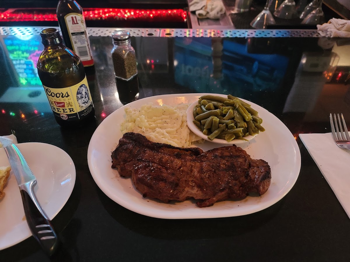 Lynch's Tavern - Photo 2