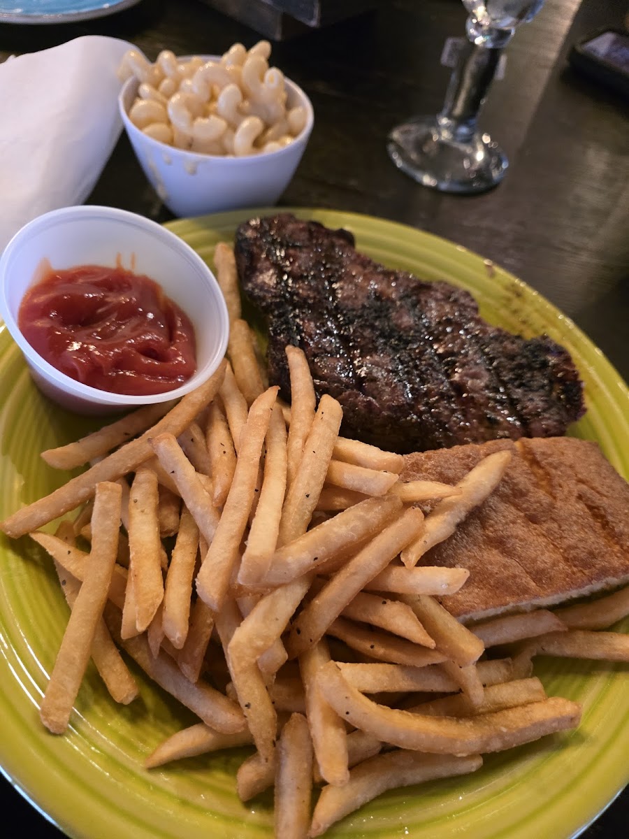 Alamo Texas BBQ and Tequila Bar - Photo 4