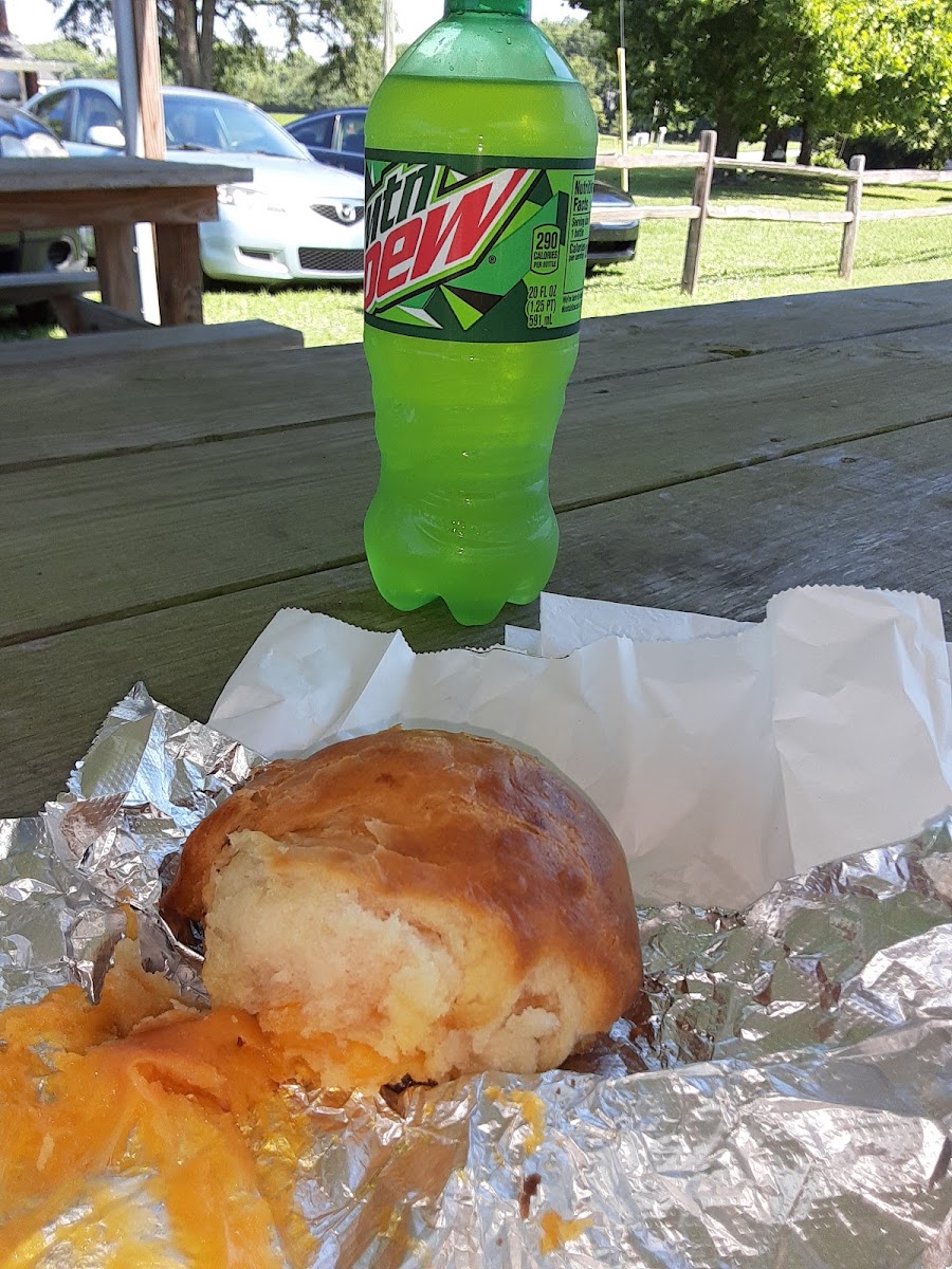Ballards Cross Roads Grill - Photo 4