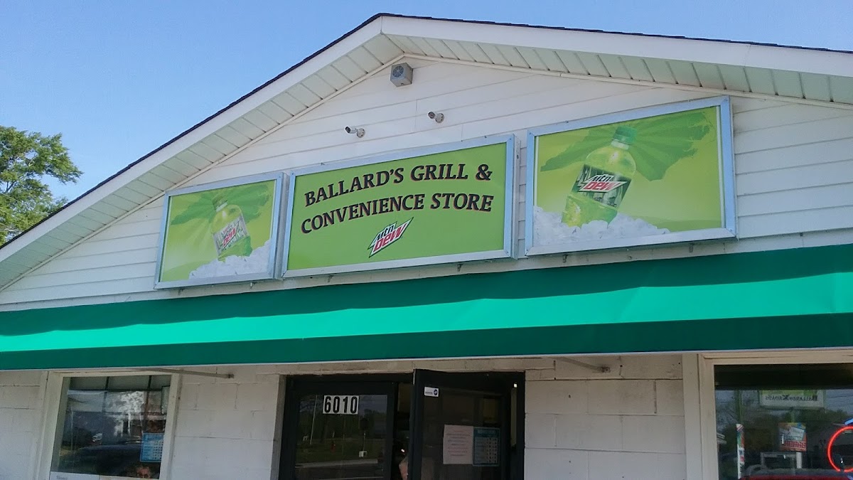Ballards Cross Roads Grill - Photo 6