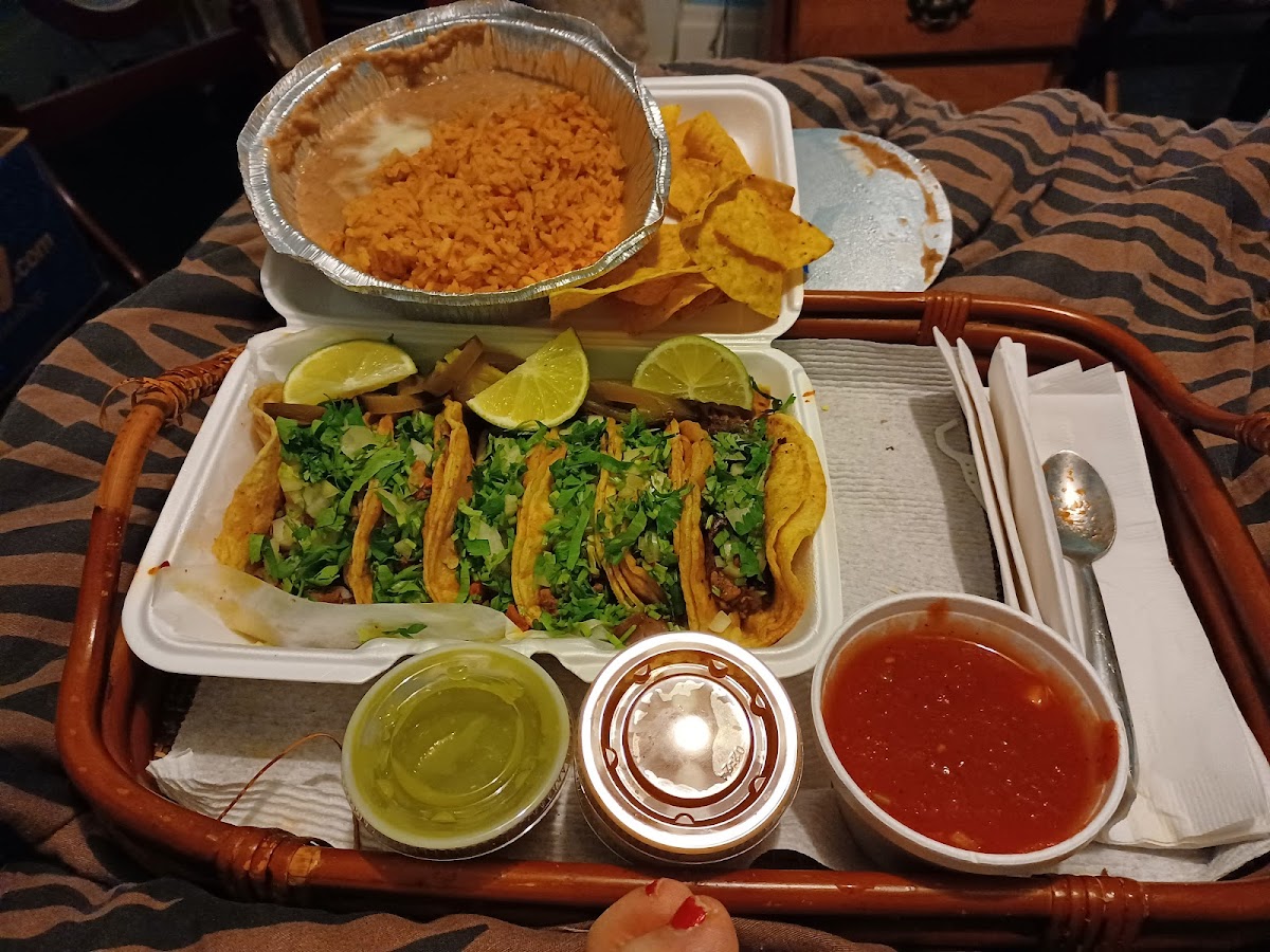 Si Senor Authentic Mexican Restaurant - Photo 3