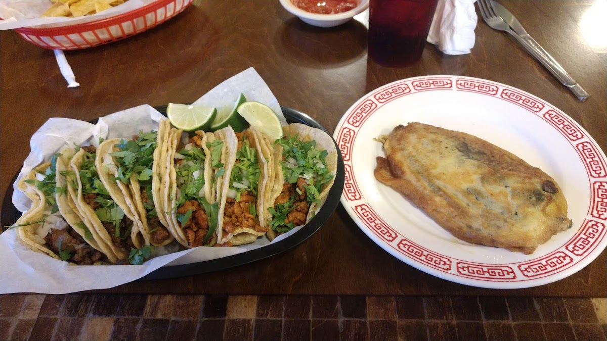 Si Senor Authentic Mexican Restaurant - Photo 4