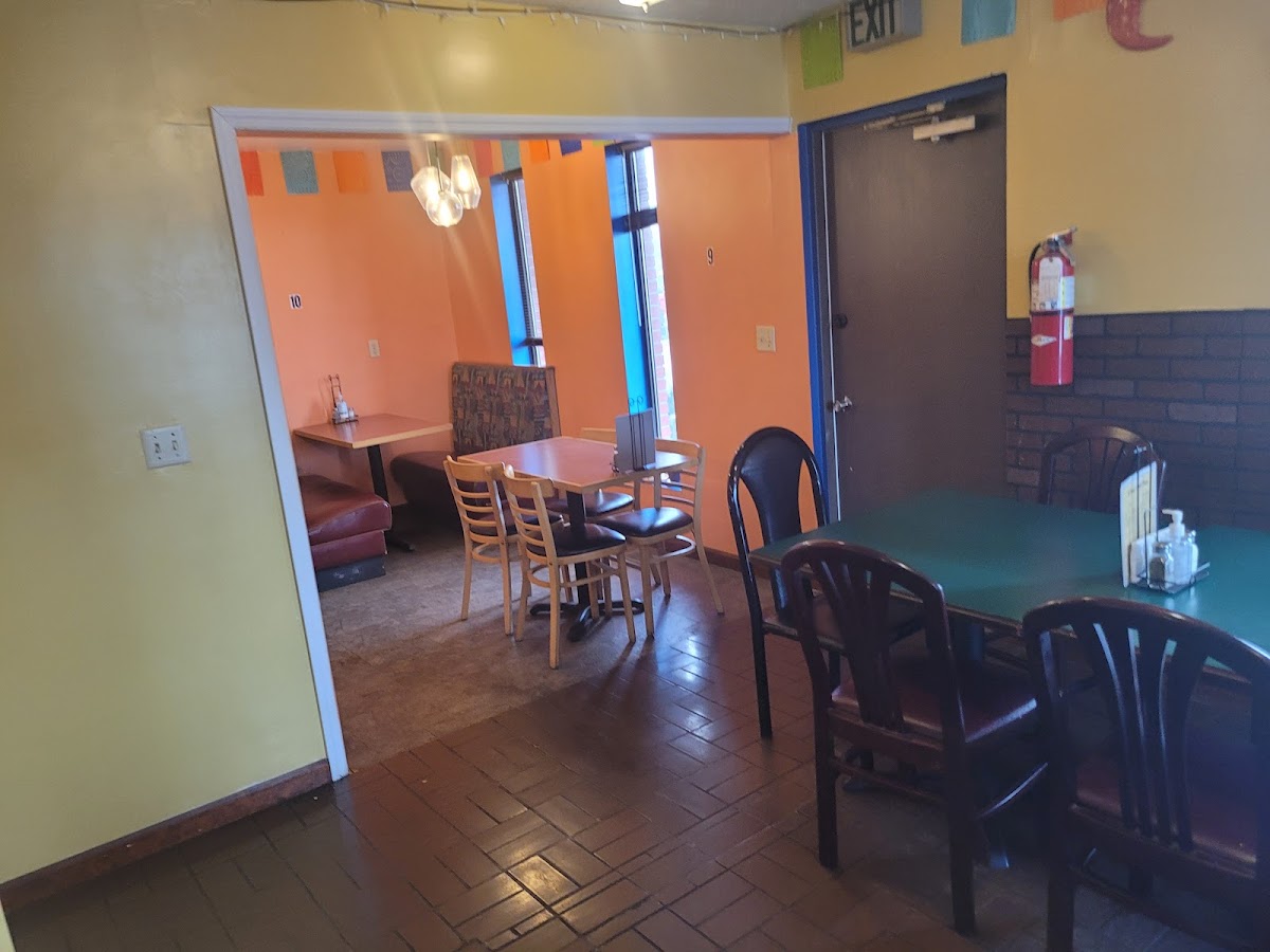 Si Senor Authentic Mexican Restaurant - Photo 8