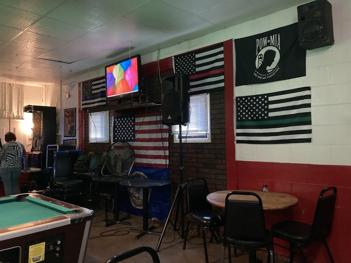 Bob's Restaurant - Photo 1