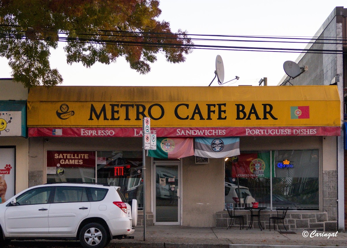 Metro Coffee Bar & Billiards - Photo 8
