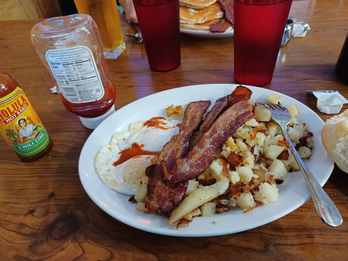 Harlow's Cafe - Photo 7
