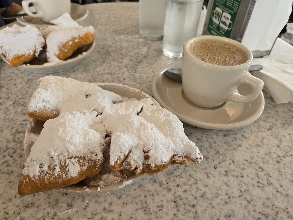 Café Du Monde Riverwalk - Photo 2