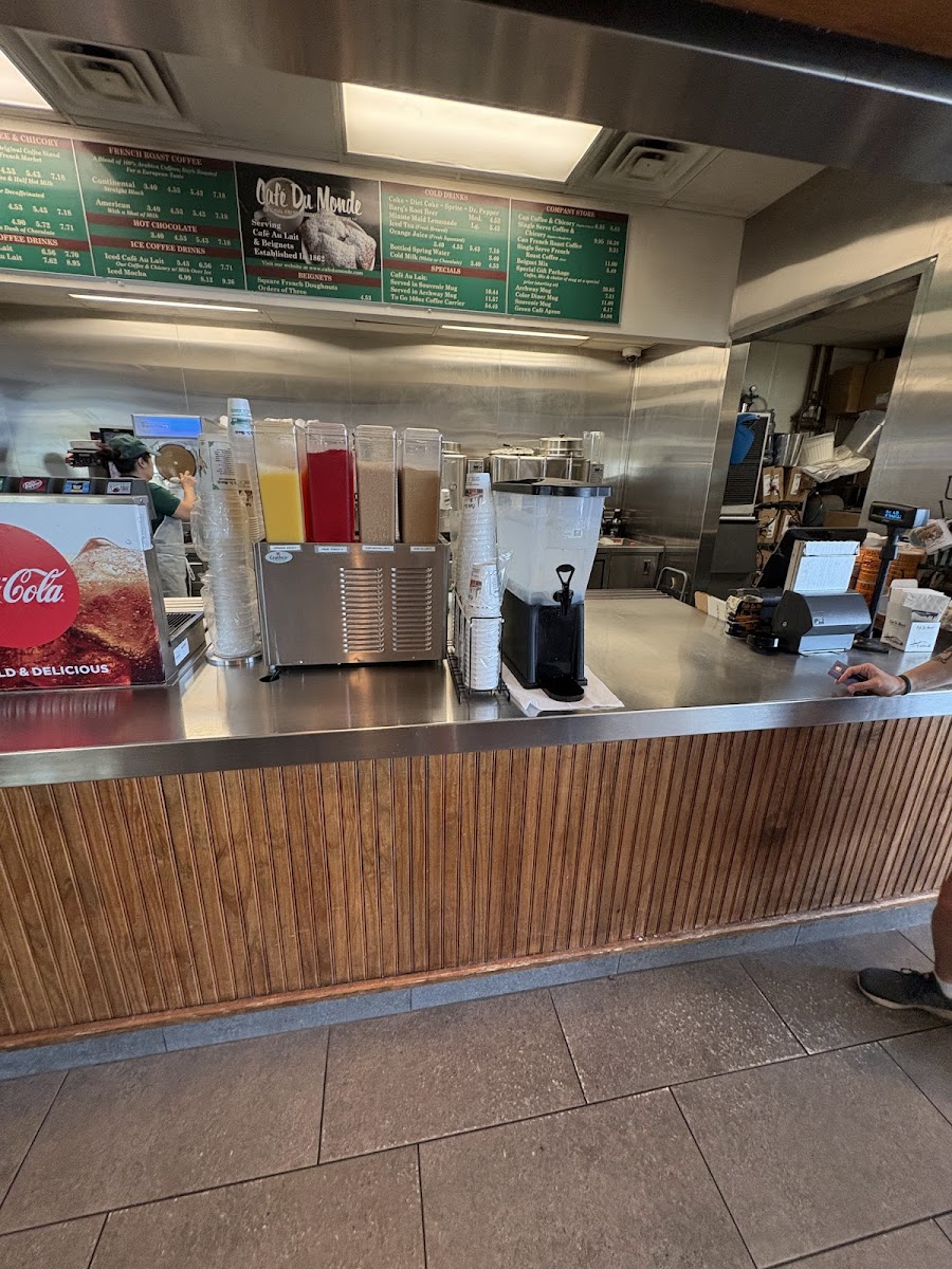 Café Du Monde Riverwalk - Photo 3