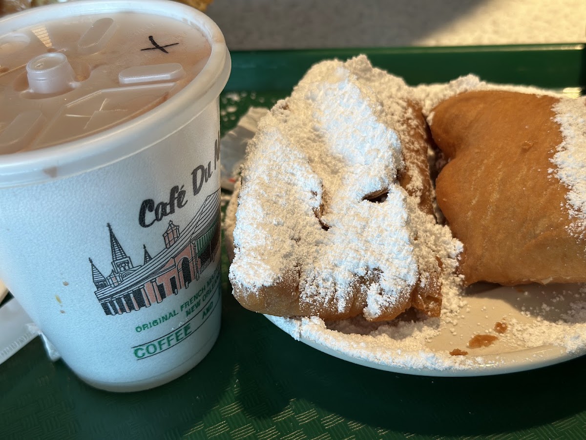 Café Du Monde Riverwalk - Photo 4
