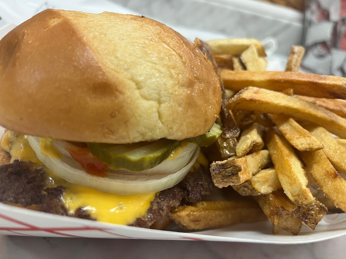 Steer In Burgers - Photo 1
