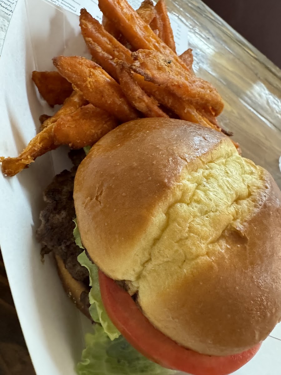 Steer In Burgers - Photo 2