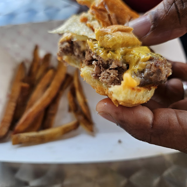 Cheeseburger Deluxe