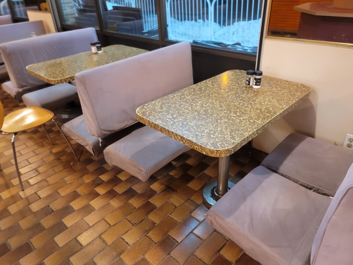 Wally's Family Restaurant - Photo 4