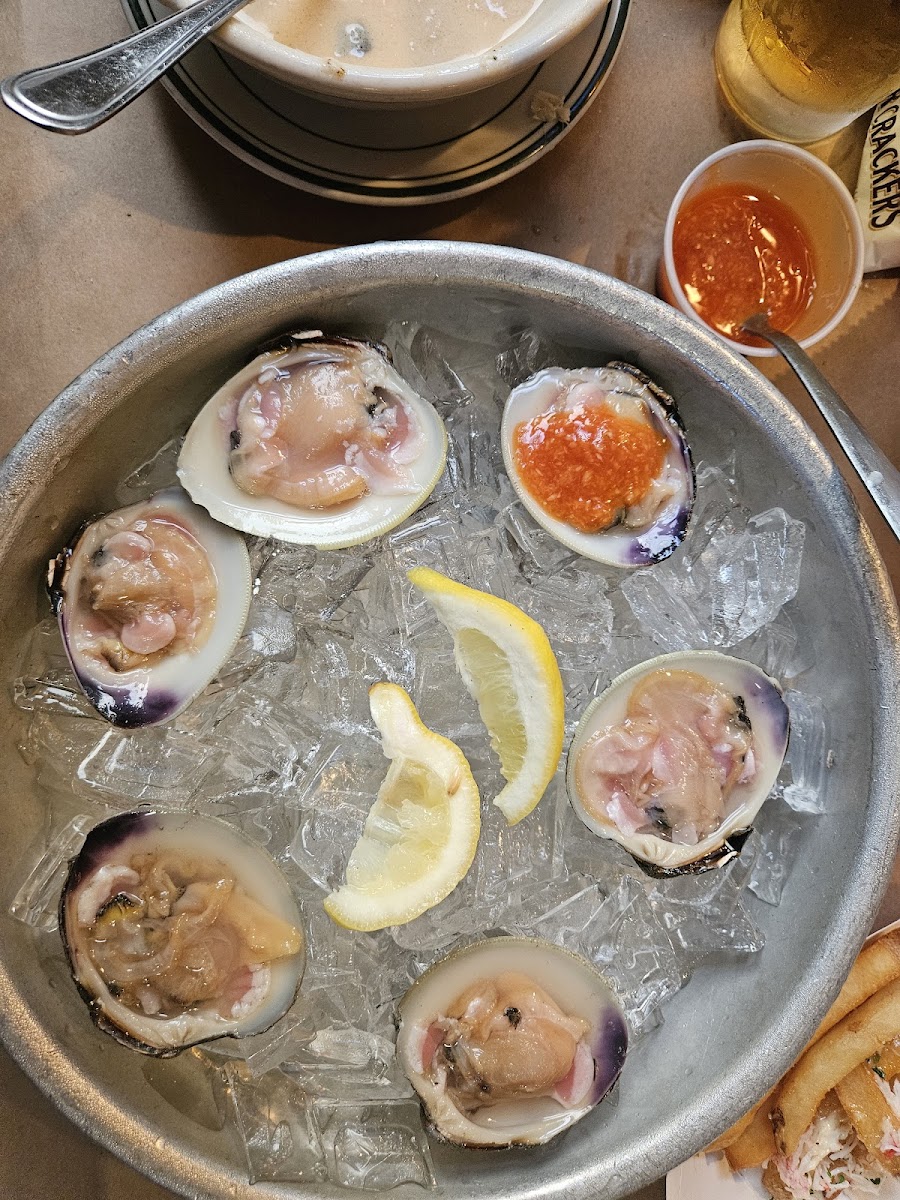 Crabby's - Photo 4