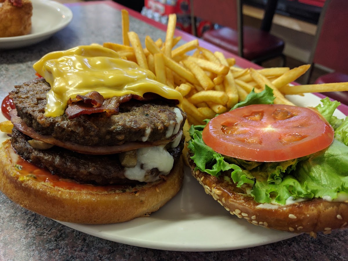 Shevy's Pizza & Treats - Photo 1